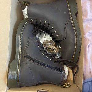 DR. MARTENS 1460 WILDHORSE LEATHER LACE UP BOOTS